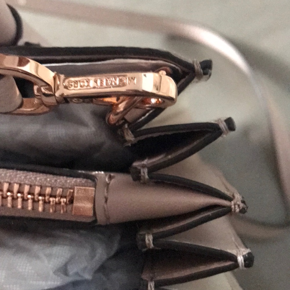 MICHAEL KORS Mercer MD Acrdion Messenger satchel - Picture 7 of 8